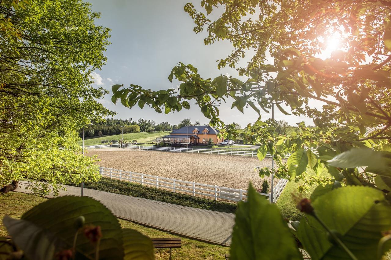 Hotel Horse Riding - Jezdecky Areal Tršice المظهر الخارجي الصورة