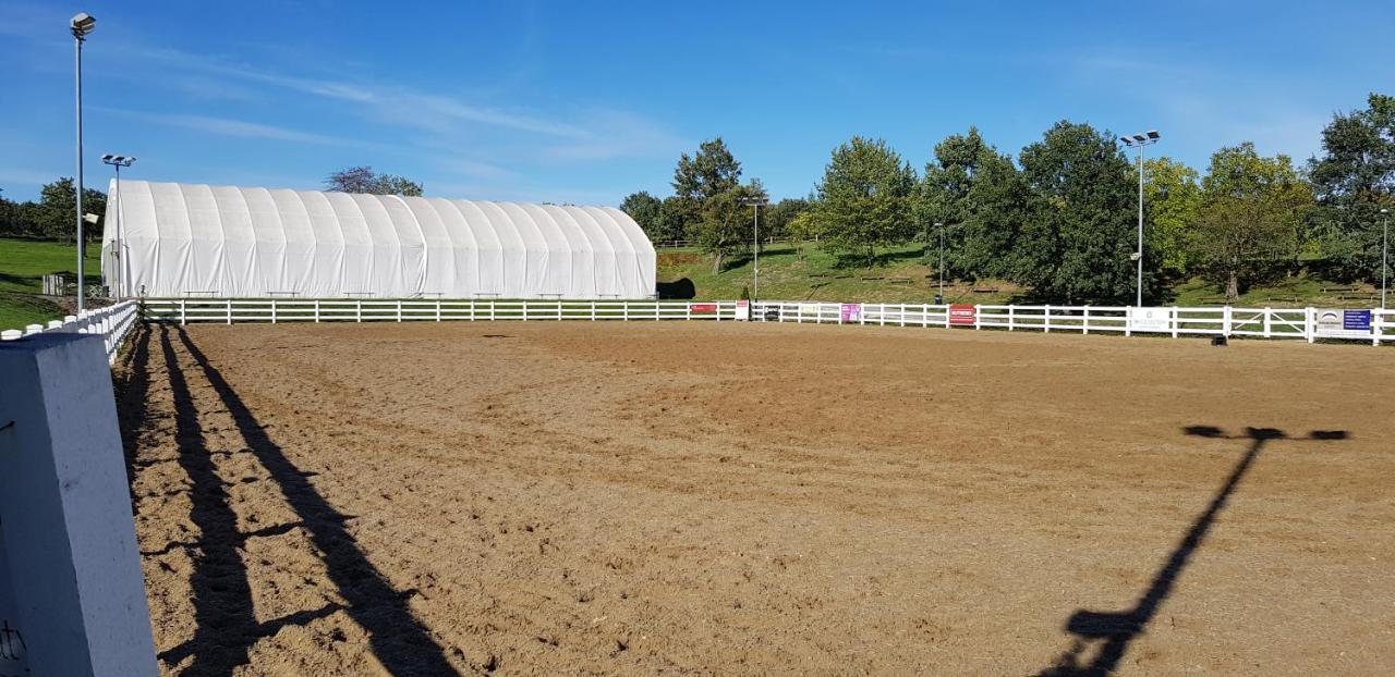 Hotel Horse Riding - Jezdecky Areal Tršice المظهر الخارجي الصورة