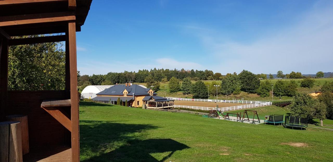 Hotel Horse Riding - Jezdecky Areal Tršice المظهر الخارجي الصورة