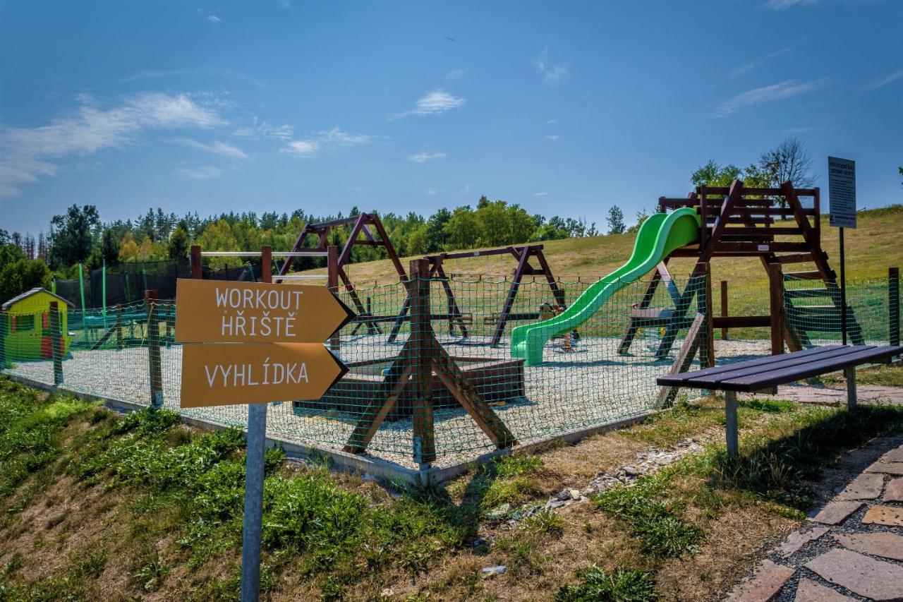 Hotel Horse Riding - Jezdecky Areal Tršice المظهر الخارجي الصورة